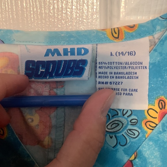 Uniform Scrub Top - Picture 2 of 3